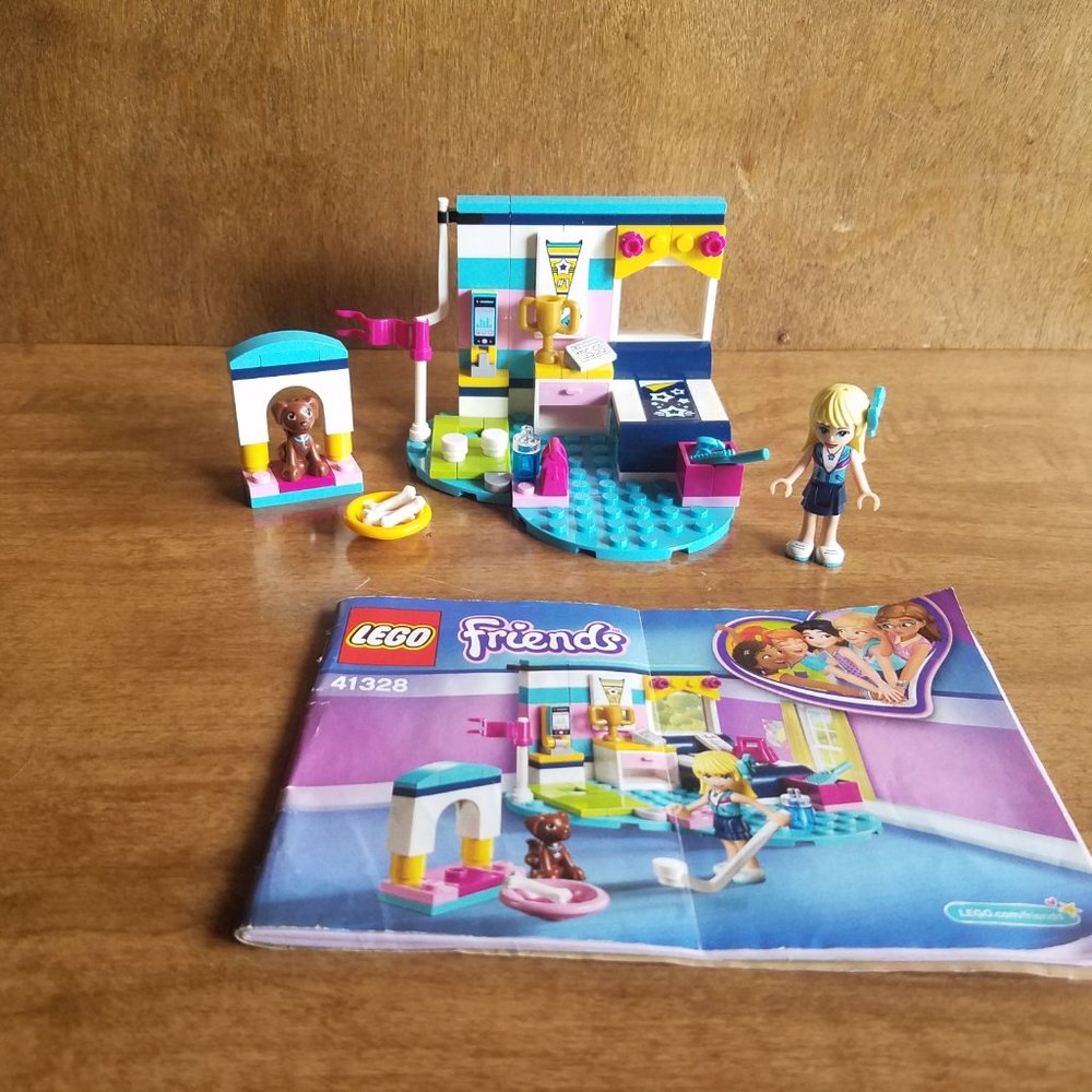 Stephanie's Bedroom Lego Set - Picture 6 of 9